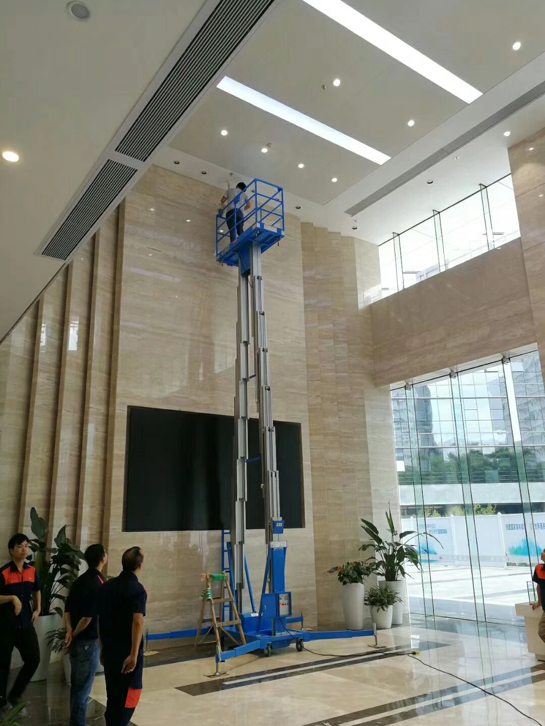 高空作業(yè)升降平臺(tái) 高空作業(yè)升降平臺(tái)